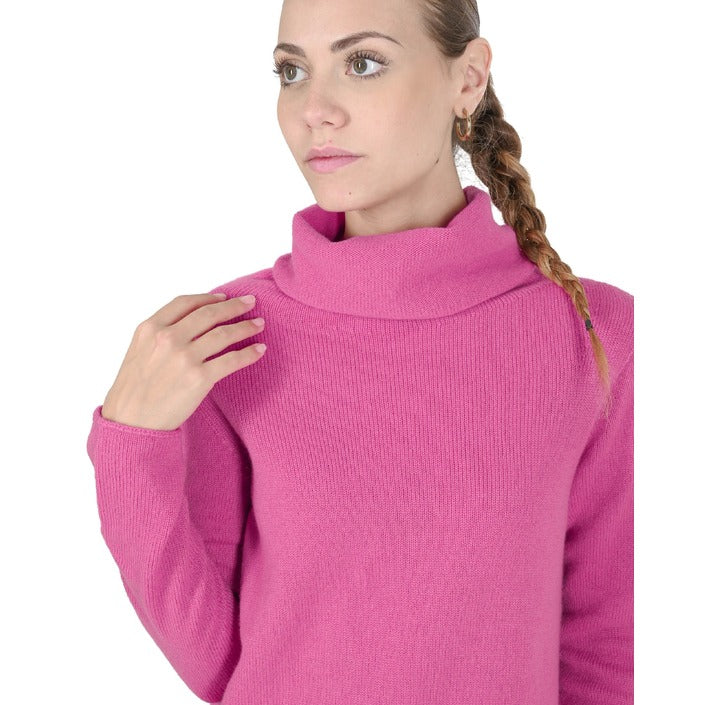 Crown of Edinburgh Cashmere - Crown of Edinburgh Cashmere Womens Turtleneck Sweater COE 0018 FUSHIA