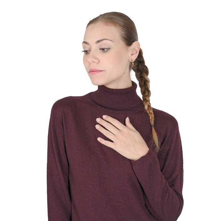 Crown of Edinburgh Cashmere - Crown of Edinburgh Cashmere Womens Turtleneck Sweater COE 0020 BURGUNDY