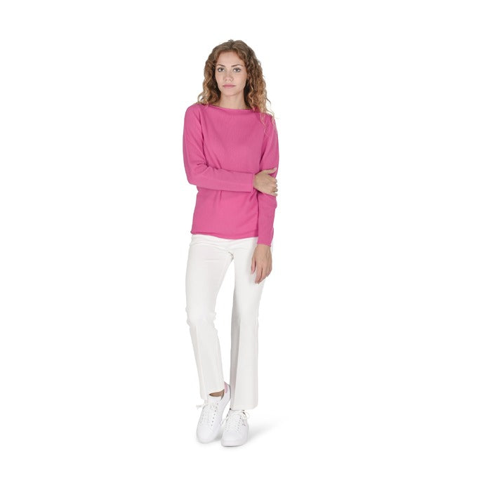 Crown of Edinburgh Cashmere - Crown of Edinburgh Cashmere Womens Boat Neck Sweater COE 0025 FUSCHIA