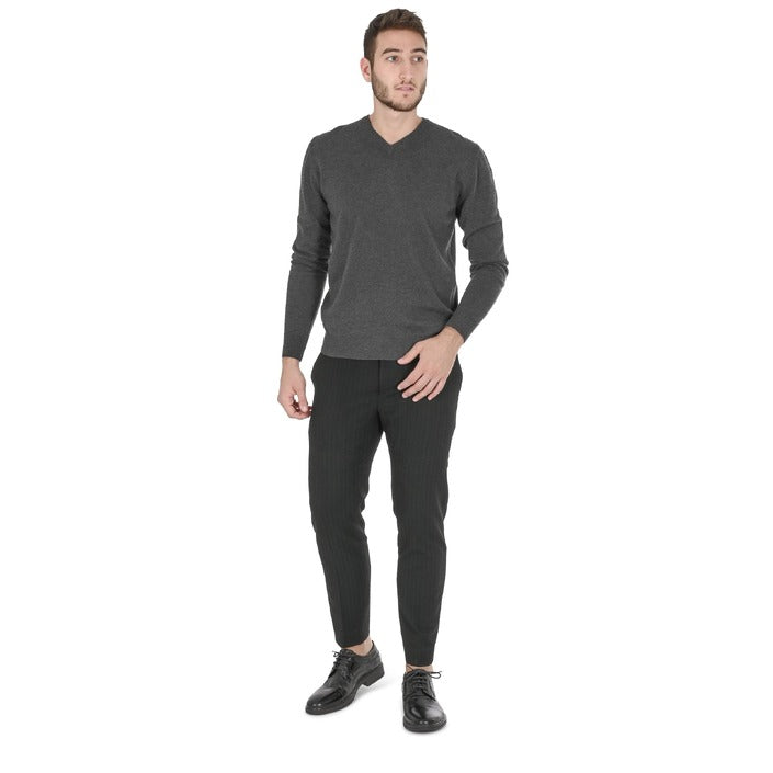 Crown of Edinburgh Cashmere - Crown of Edinburgh Cashmere Mens V Neck Sweater COE 0012 DARK GREY