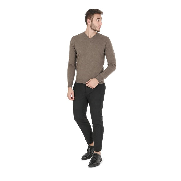 Crown of Edinburgh Cashmere - Crown of Edinburgh Cashmere Mens V Neck Sweater COE 0012 TAUPE