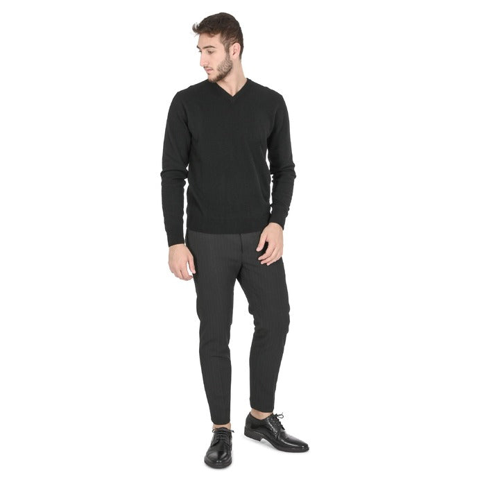 Crown of Edinburgh Cashmere - Crown of Edinburgh Cashmere Mens V Neck Sweater COE 0012 BLACK